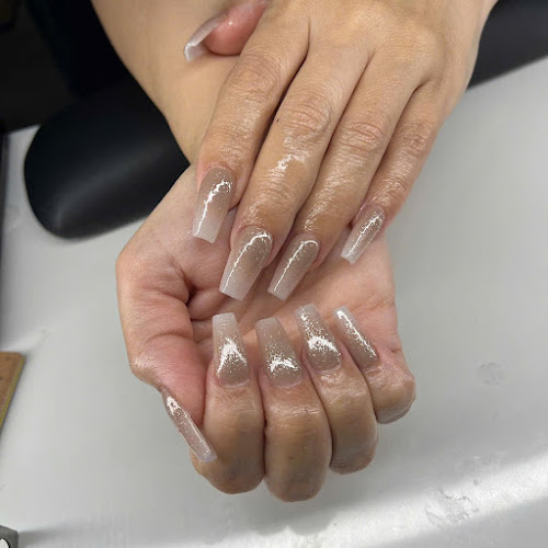 AK Nails Massage
