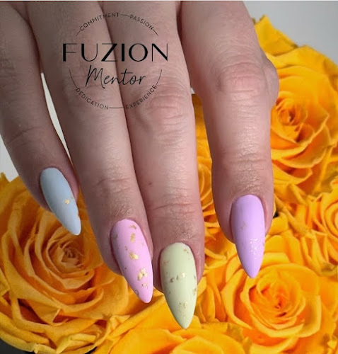 Aura Nailed.Nail Artist. Nail education. Nail courses. Airbrush nail art instructor. Nail art classes