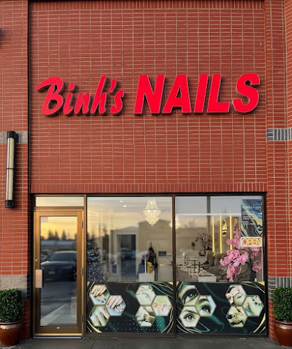 Binhs Nails Meadowlark