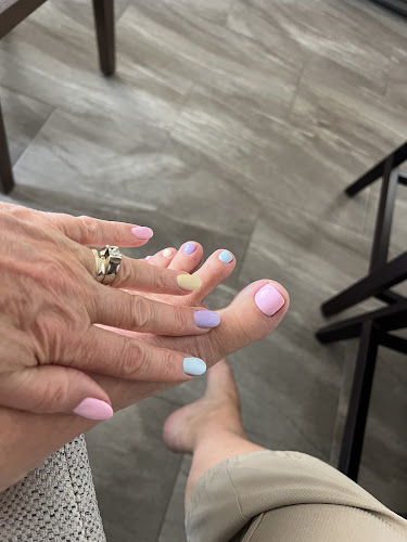 Blossom Nails Lounge Shawnessy
