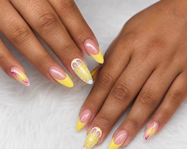 Chloris Head Spa & Nail Salon (Innisfail), nail salon in Innisfail, Alberta