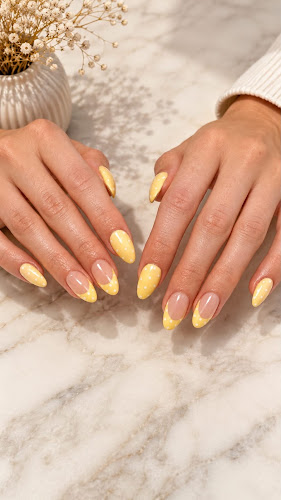 Clever Nails Salon