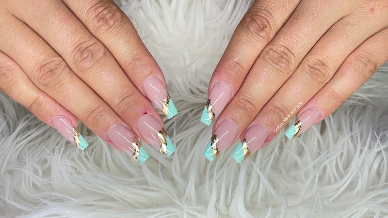 Colour Nails & Spa
