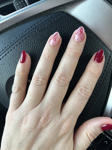 Cranston Nails