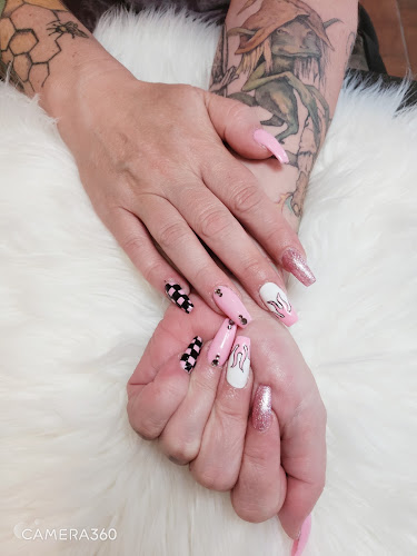 Crystal Nail and Spa in Innisfail