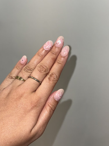 Deluxe Nails and Spa