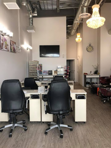 Diva Nails & Spa
