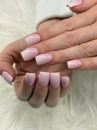 Diva Nails