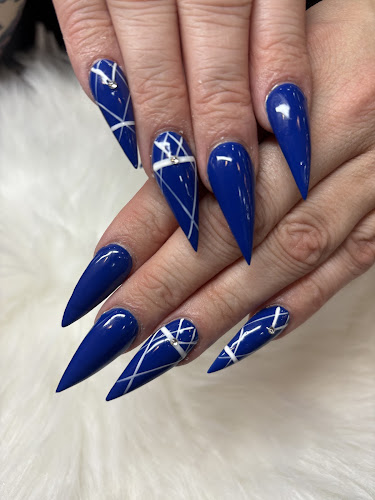 Divine Nails Studio In Brooks