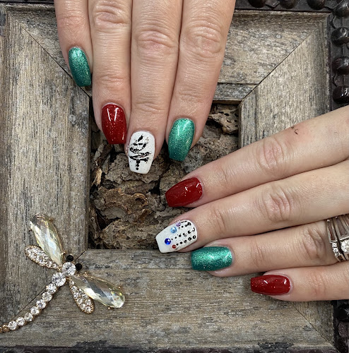 Drag'N Fly Nails