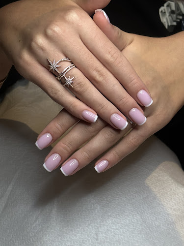 Evelax Nails & Spa