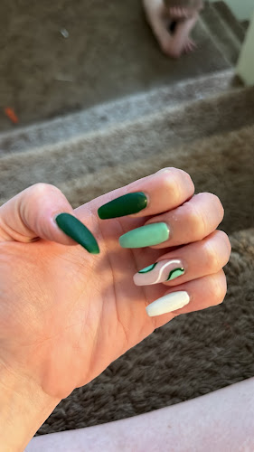 Fantasy Nails & Spa
