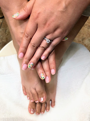 Flora Nails