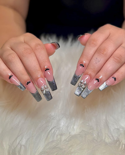 Four Season Nails & Spa