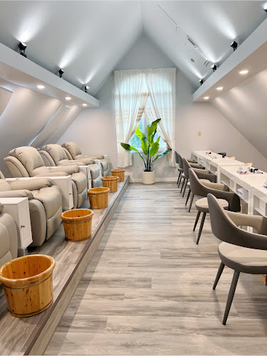 Full House Beauty Bar