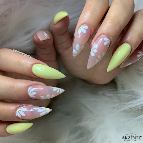 Gel Indulgence - Nails by Jennifer
