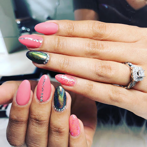 Glamour Nails Ltd