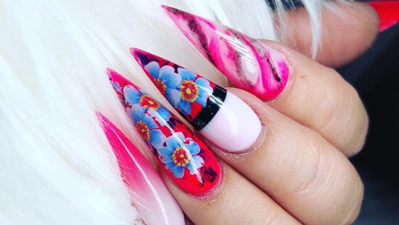 Glossy Nails & Spa