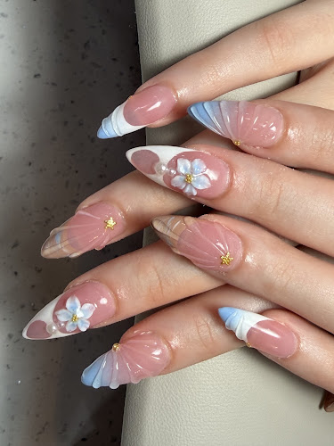 JUNE NAIL SALON