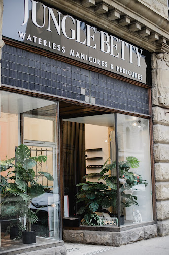 Jungle Betty