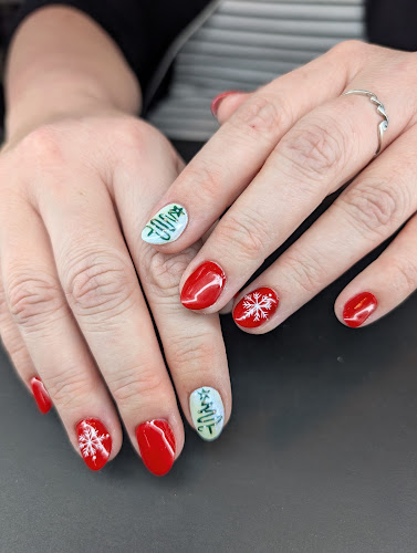 KN NAILS SALON & SPA, nail salon in Slave Lake, Alberta
