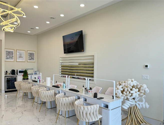La Crème Nail Bar