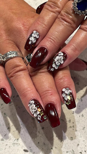 Lavi Nails & Spa
