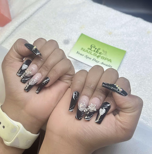 Like Nails & Spa