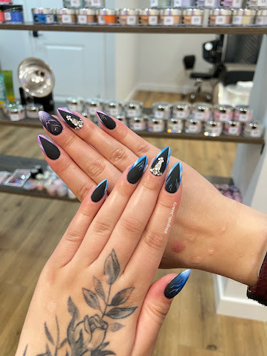 Ling Nails