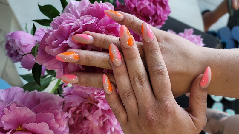 Luminous nails and spa Calgary
