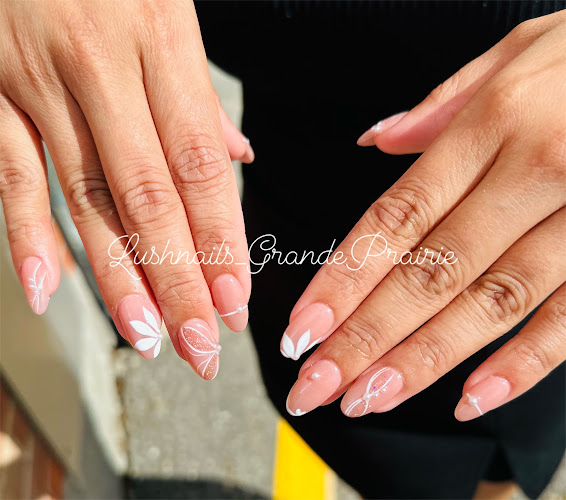 LUSH NAILS & SPA