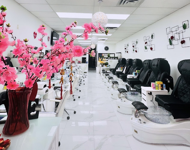 Luvie Nails & Spa