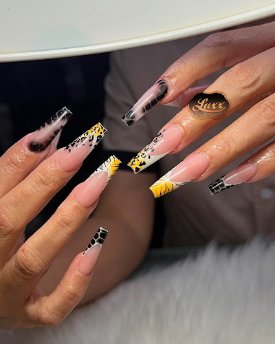 Luxx Nail Bar-best nails salon in Leduc area