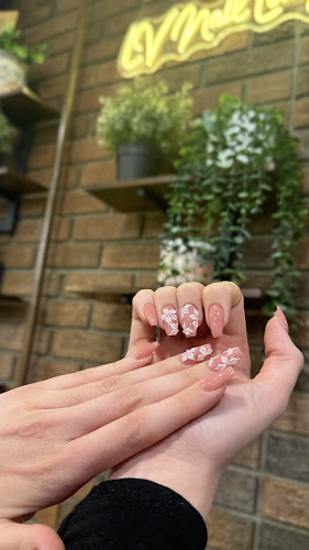 LV Nail Lounge – Westland Centre | SW Calgary