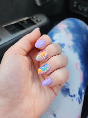 LV Nails & Spa