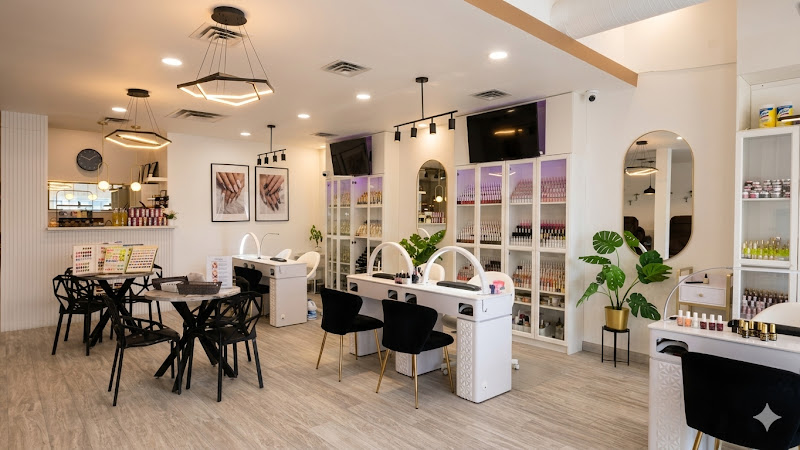 MACLEOD NAIL LOUNGE CHINOOK