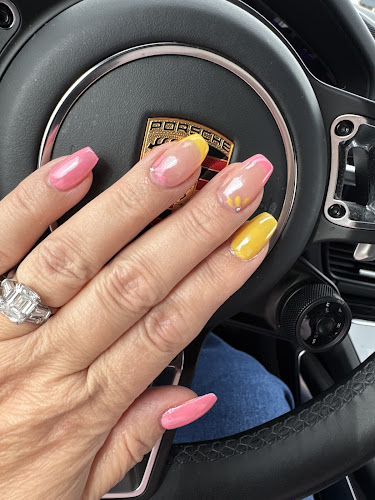 Magic Nails & Spa