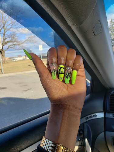 Modern Makeup Academy - Nails Makeup Certification