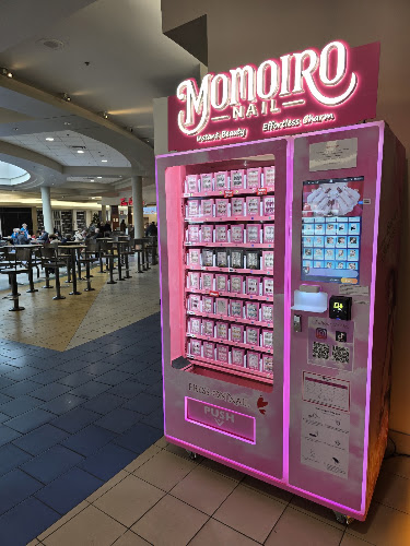 Momoiro Nail Shop