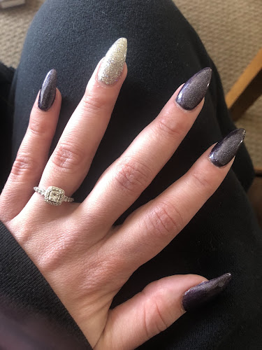 Nails By Ly Ly (Bong Hong Nails)