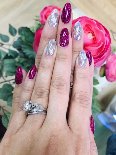 Nails Carlton