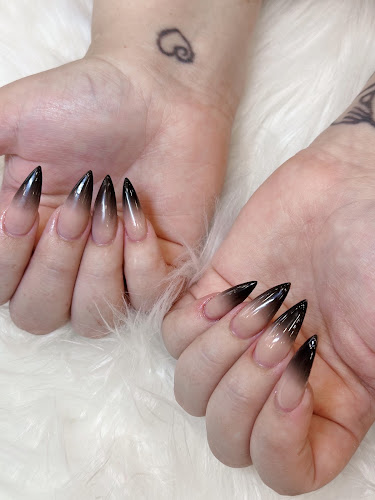 NOIR Nail Bar