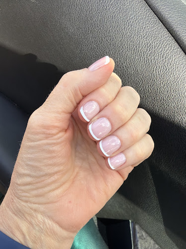 Parallel’s nails