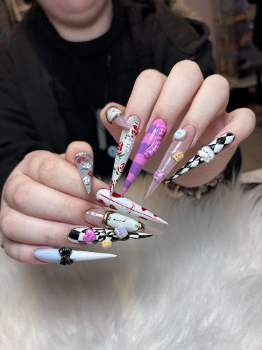 Phoenix Hair/Nails & Wellness Centre