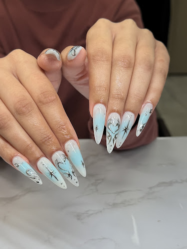Q Nails