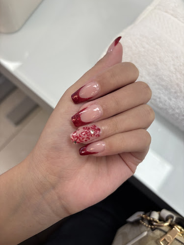 Q Nails