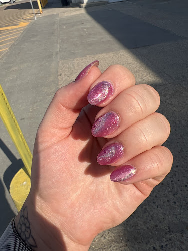Q-Nails