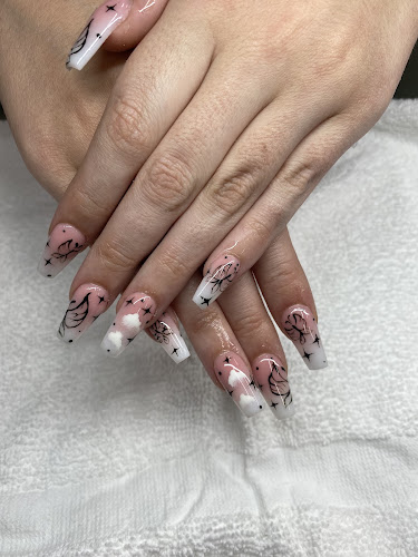Q Nails - Magrath