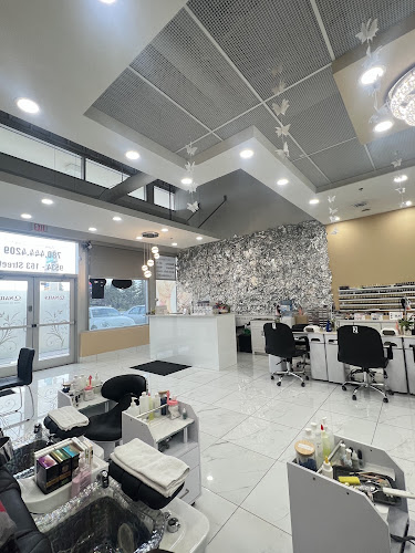 Q Nails - Westgate