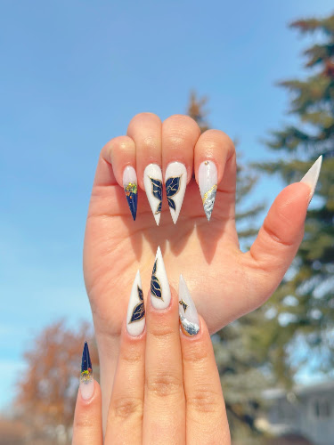 Queen Nails Salon & Bar West Edmonton